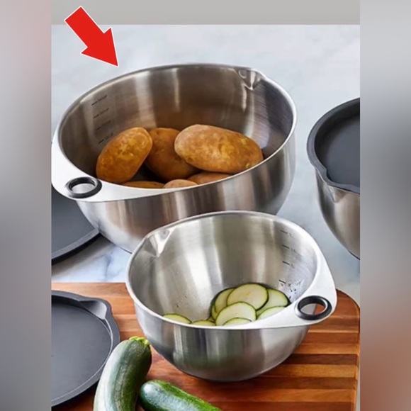 Pampered Chef Stainless Steel Mixing Bowl 24 Cup 6L Pour Spout & Handle - Picture 2 of 10